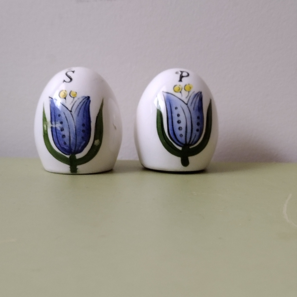 Vintage Purple Tulip Salt And Pepper Shakers, Egg Shaped